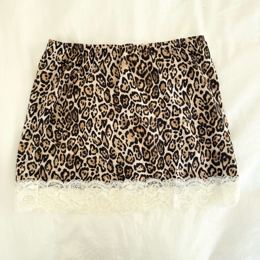 VICTORIA’S SECRET | NWT Leopard Animal Print Satin Slip Skirt with Lace Trim S